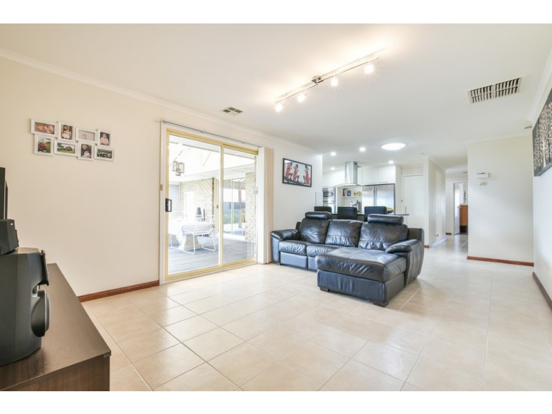 4 Arachne Drive, Hallett Cove SA 5158