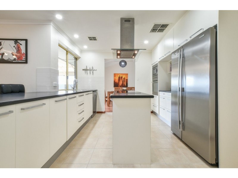 4 Arachne Drive, Hallett Cove SA 5158