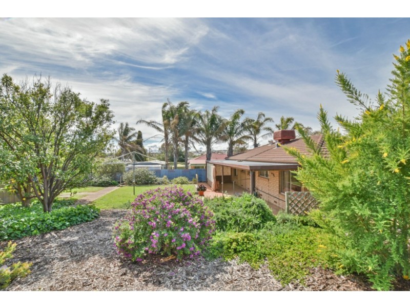 11 Wentworth Street, Moana SA 5169