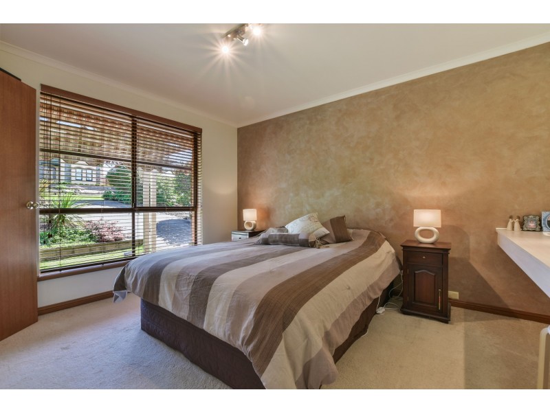 34 Quinvale Road, Hallett Cove SA 5158