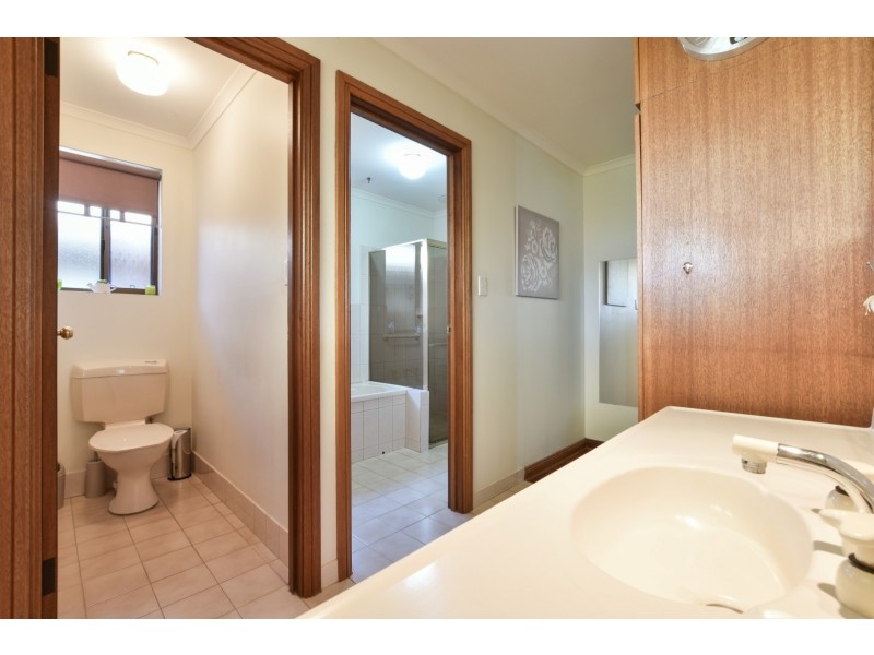 34 Quinvale Road, Hallett Cove SA 5158