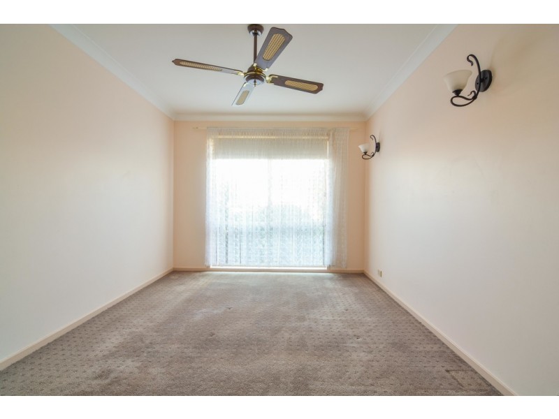 62 Warburton Drive, Woodcroft SA 5162
