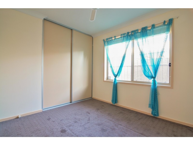 62 Warburton Drive, Woodcroft SA 5162