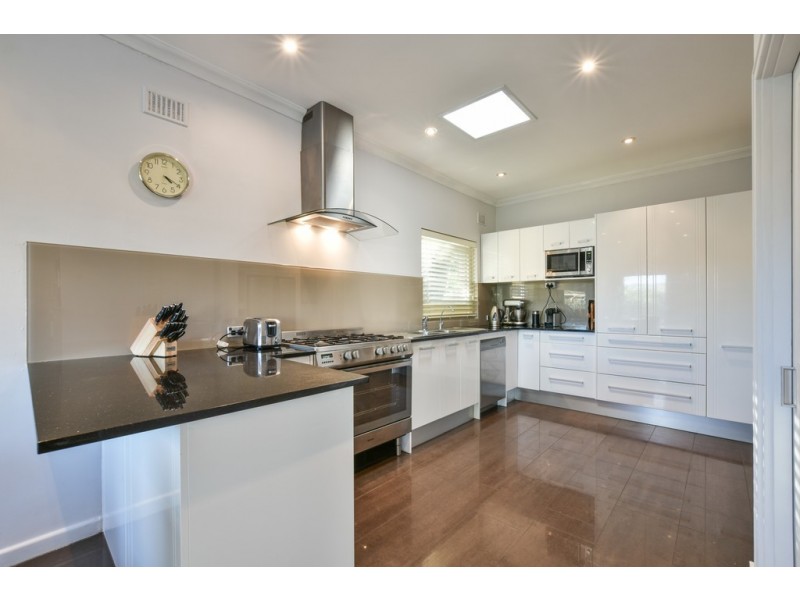 1A Parslow Road, Marion SA 5043