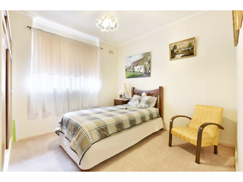 11 Sherwood Drive, Oaklands Park SA 5046