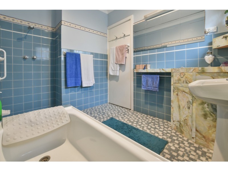 11 Sherwood Drive, Oaklands Park SA 5046