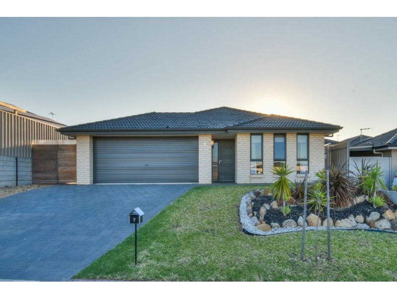 7 Manly Court, Seaford Rise SA 5169