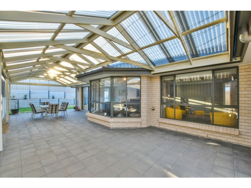 7 Manly Court, Seaford Rise SA 5169