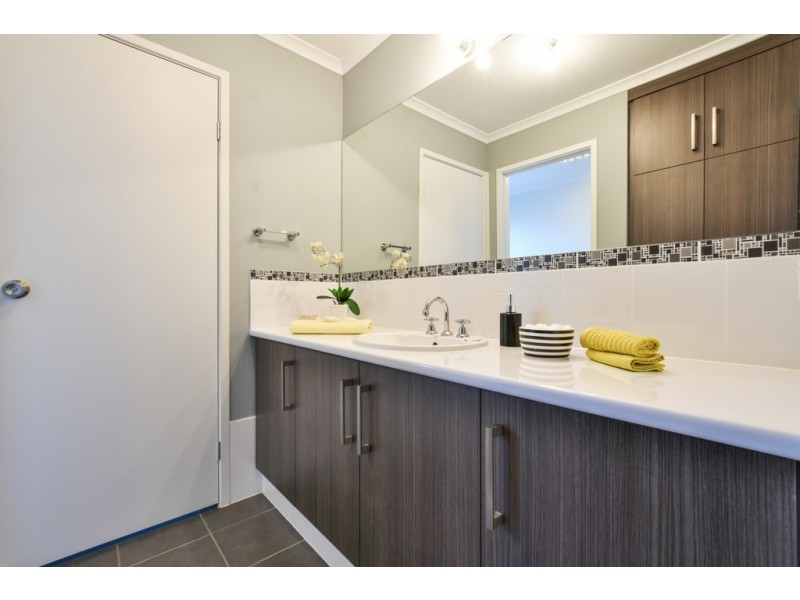 7 Manly Court, Seaford Rise SA 5169