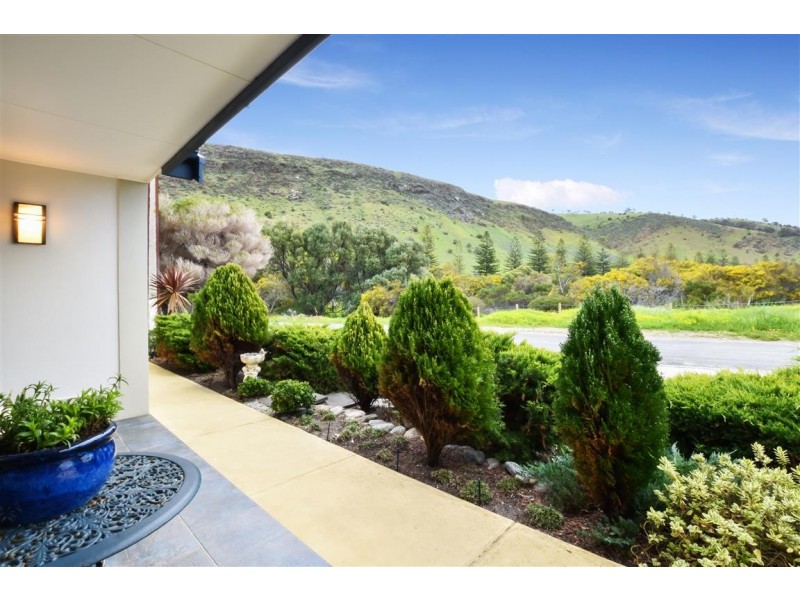 8 Lady Bay Road (Lady Bay), Normanville SA 5204