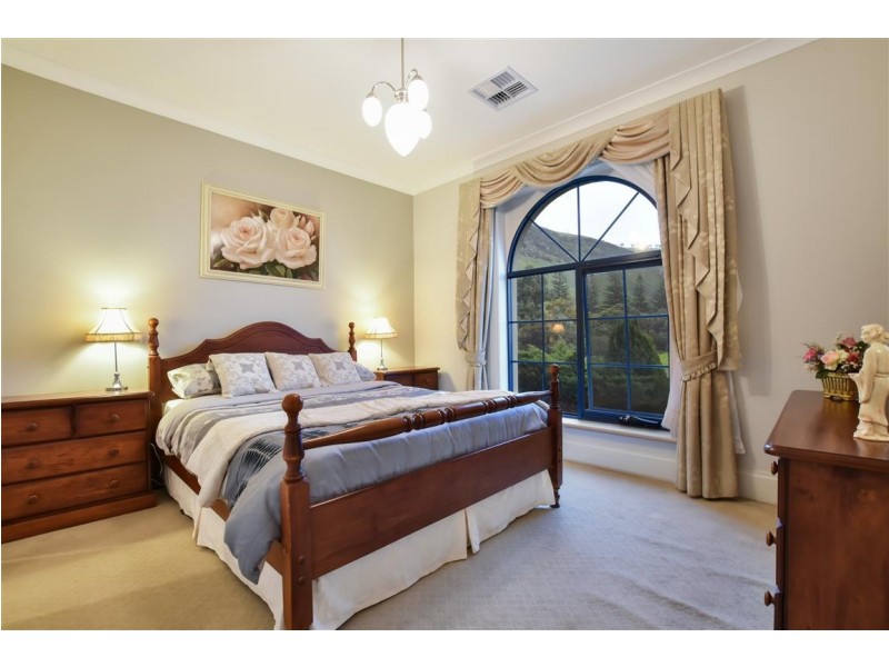 8 Lady Bay Road (Lady Bay), Normanville SA 5204