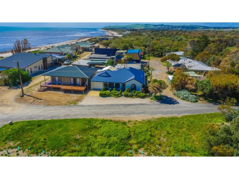 8 Lady Bay Road (Lady Bay), Normanville SA 5204