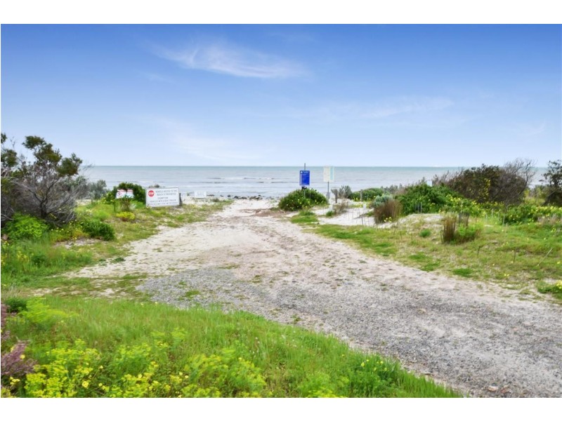 8 Lady Bay Road (Lady Bay), Normanville SA 5204