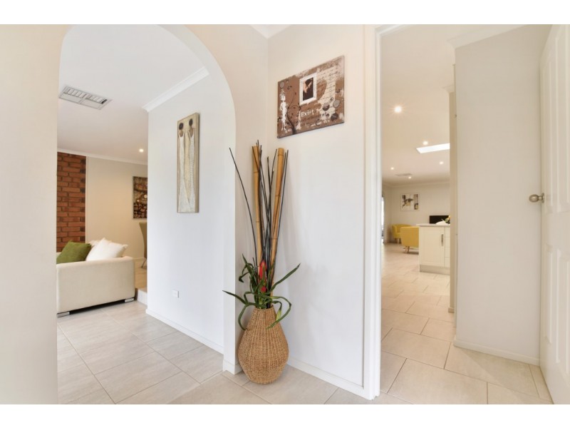 57 Cliff Avenue, Port Noarlunga South SA 5167