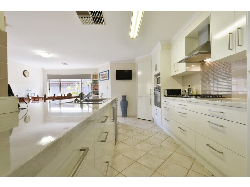 2 Epsilon Close, Woodcroft SA 5162