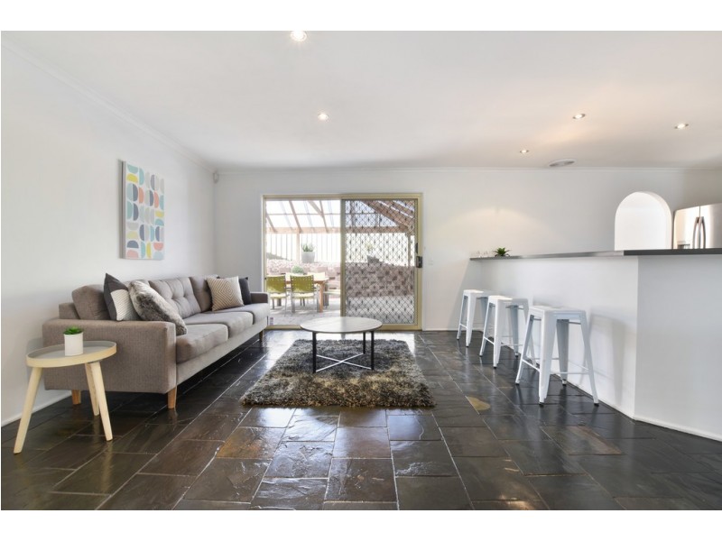 1 Curtin Court, Trott Park SA 5158