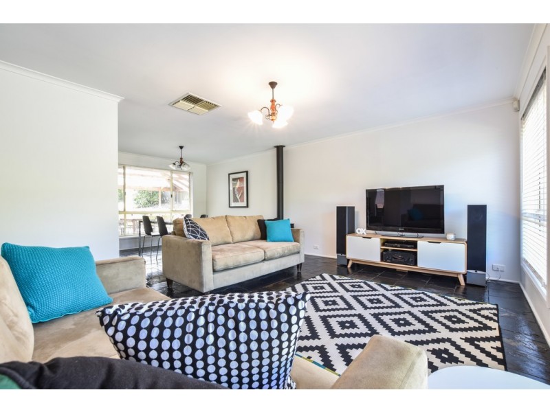 1 Curtin Court, Trott Park SA 5158