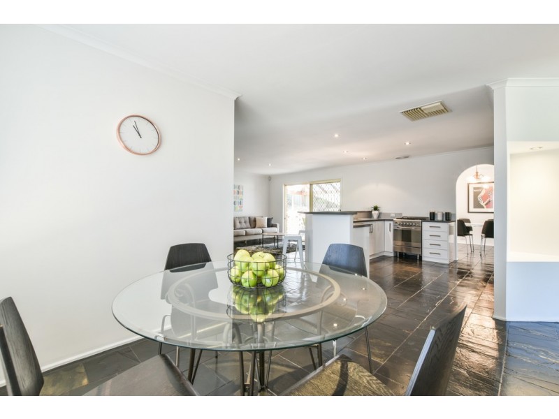1 Curtin Court, Trott Park SA 5158