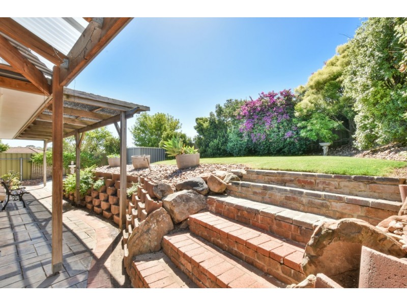 1 Curtin Court, Trott Park SA 5158