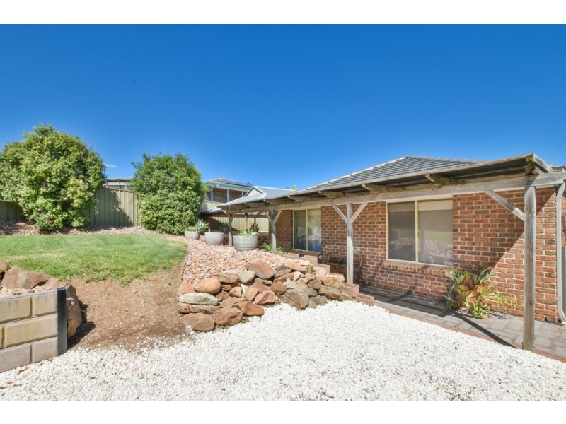 1 Curtin Court, Trott Park SA 5158