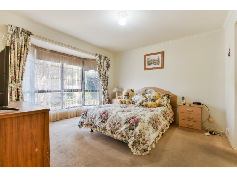 2 Aloisi Court, Woodcroft SA 5162