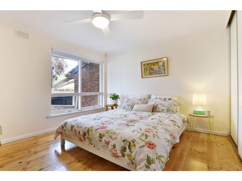 17 Conington Crescent, Morphett Vale SA 5162