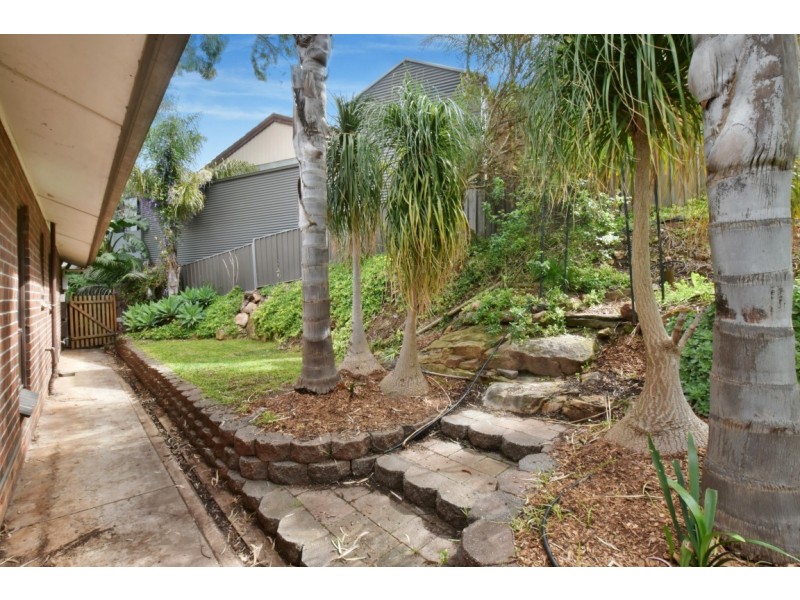 17 Conington Crescent, Morphett Vale SA 5162