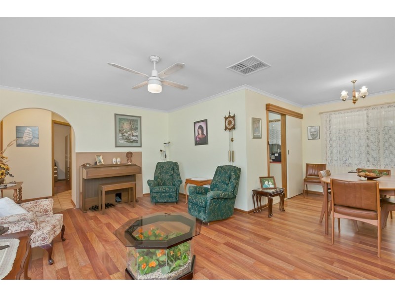 4 Dianne Street, Happy Valley SA 5159