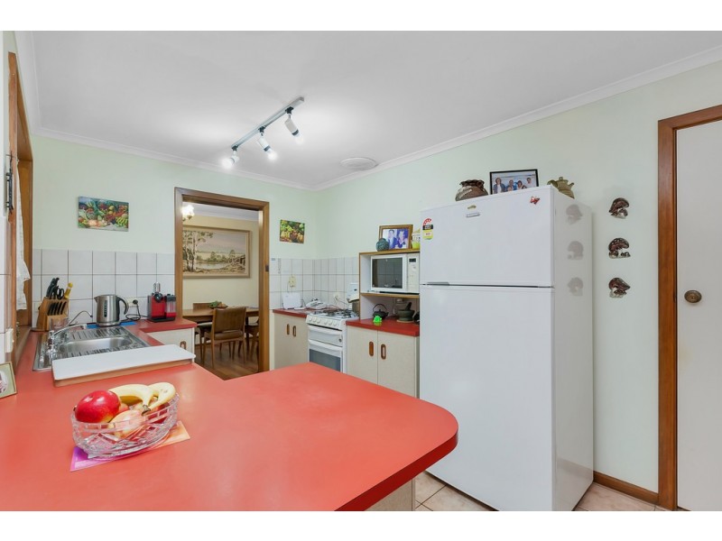 4 Dianne Street, Happy Valley SA 5159