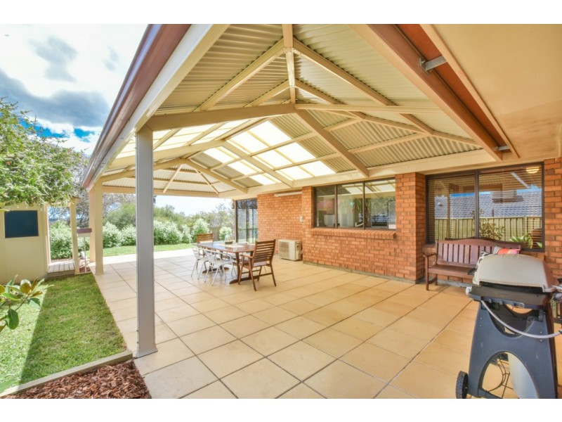 11 Panorama Drive, Aberfoyle Park SA 5159