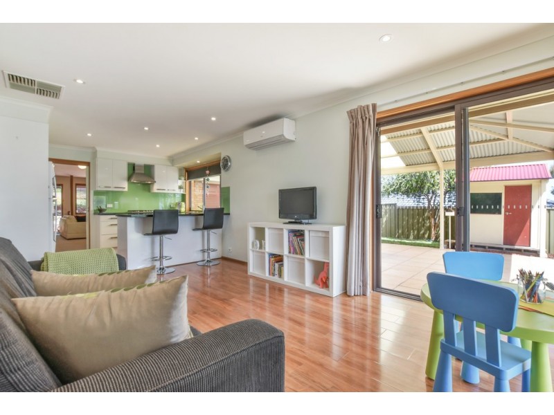 11 Panorama Drive, Aberfoyle Park SA 5159