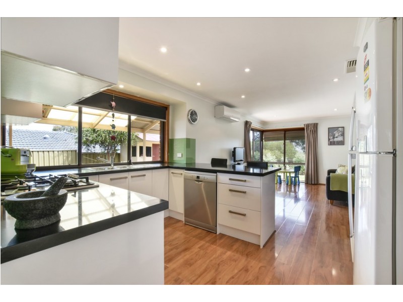 11 Panorama Drive, Aberfoyle Park SA 5159