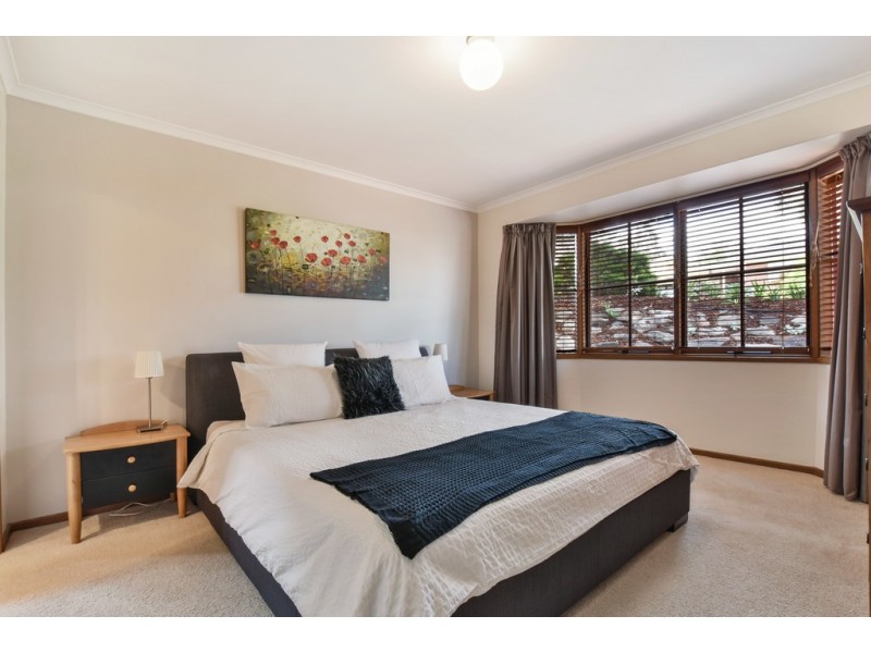 11 Panorama Drive, Aberfoyle Park SA 5159