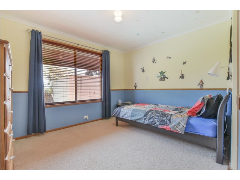 11 Panorama Drive, Aberfoyle Park SA 5159