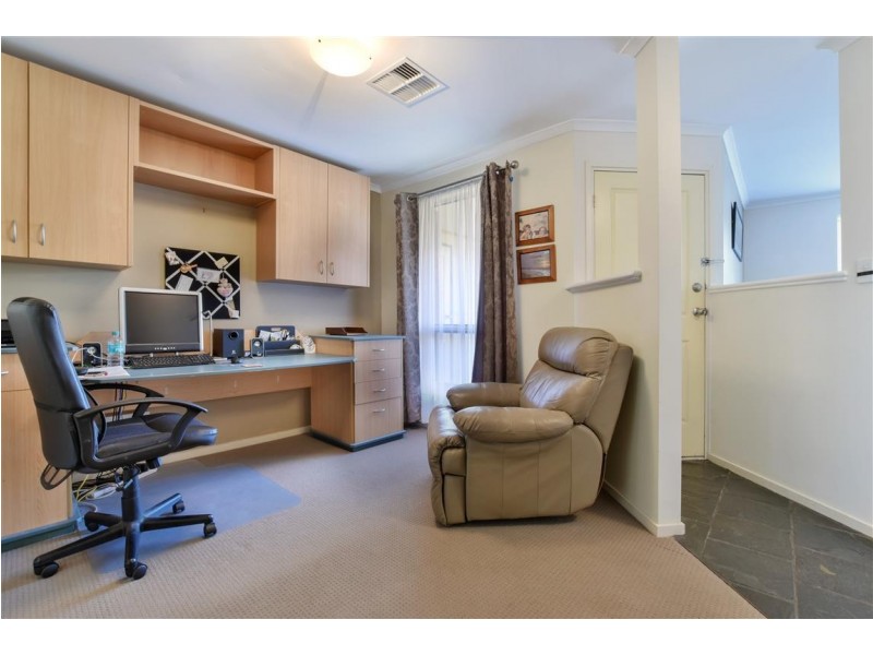 22 Paignton Close, Moana SA 5169