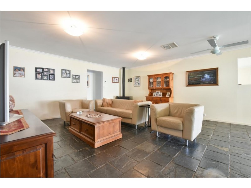 22 Paignton Close, Moana SA 5169