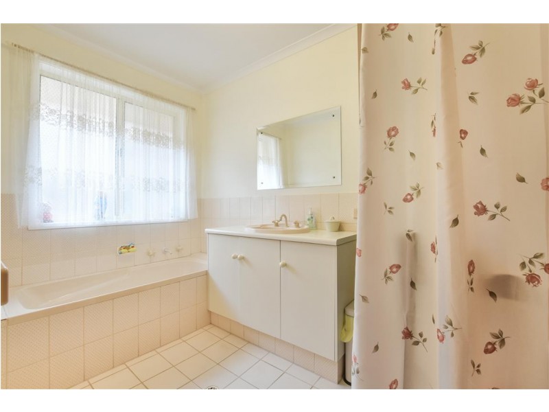 20 Whitestone Crescent, Seaford Rise SA 5169