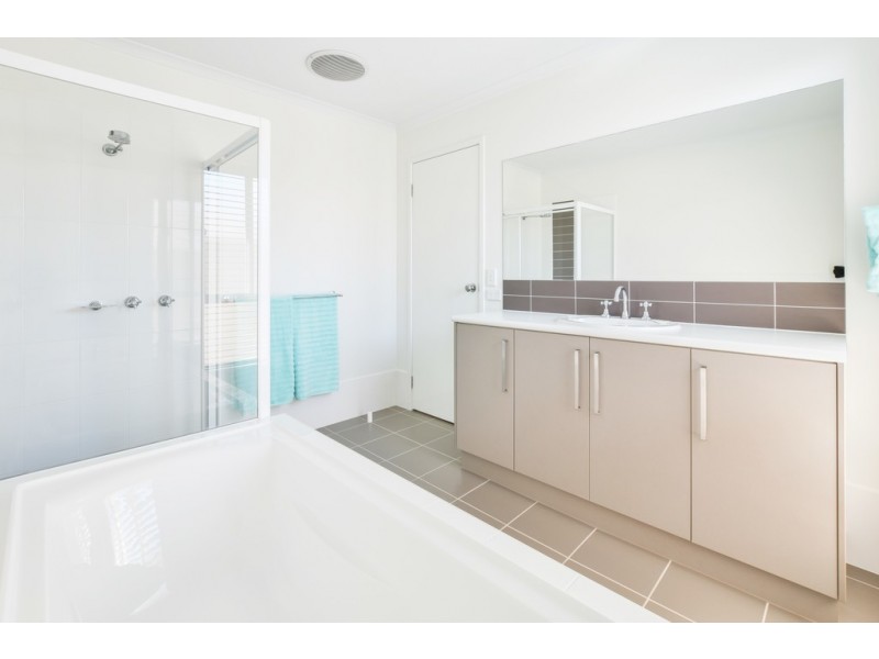 50 Lighthouse Tce, Seaford Meadows SA 5169