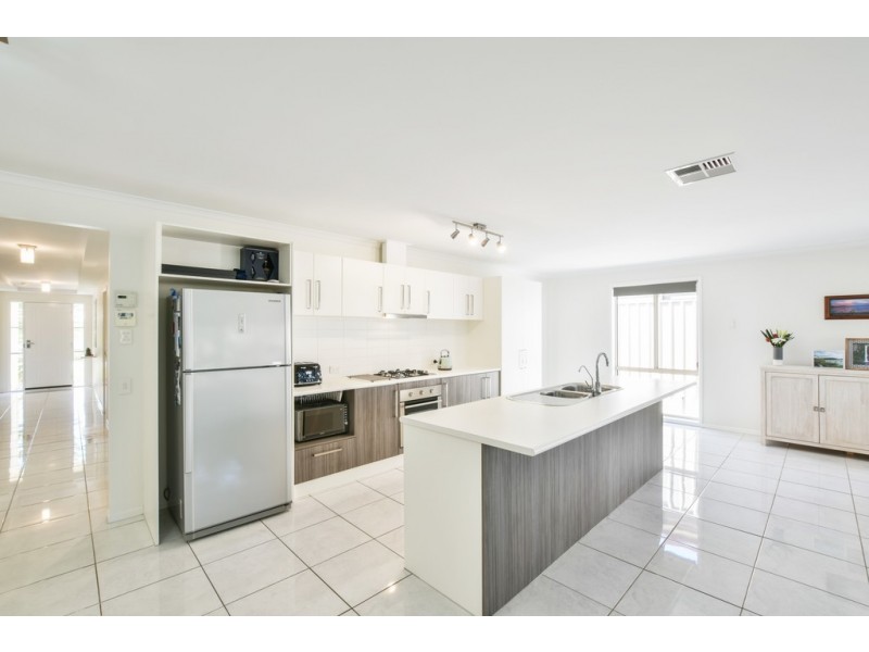 50 Lighthouse Tce, Seaford Meadows SA 5169