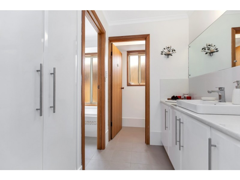 4 Malvern Way, Onkaparinga Hills SA 5163