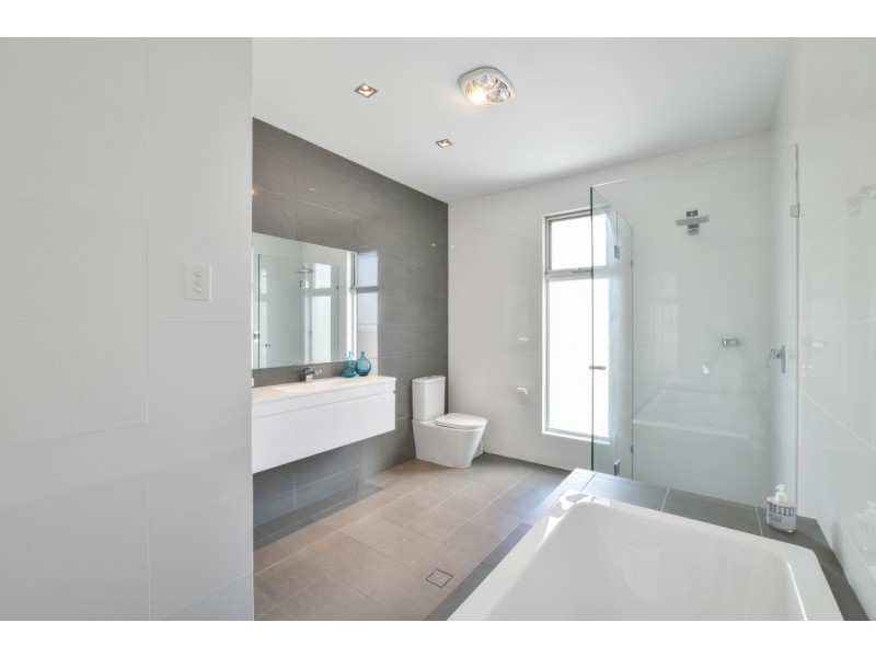 27 Ranelagh St, Glengowrie SA 5044