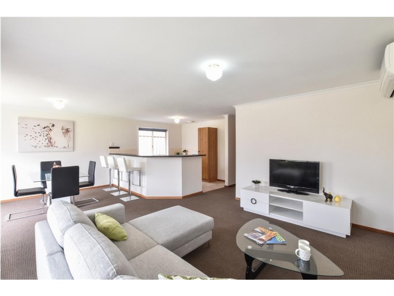 17 Brooks Circuit, Woodcroft SA 5162