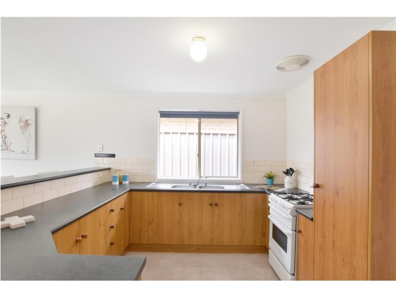 17 Brooks Circuit, Woodcroft SA 5162