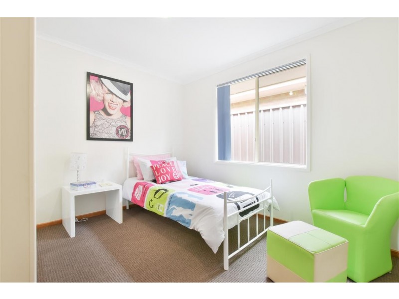 17 Brooks Circuit, Woodcroft SA 5162