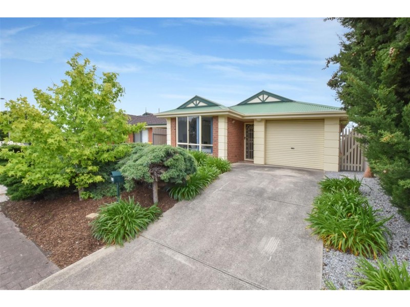 17 Brooks Circuit, Woodcroft SA 5162