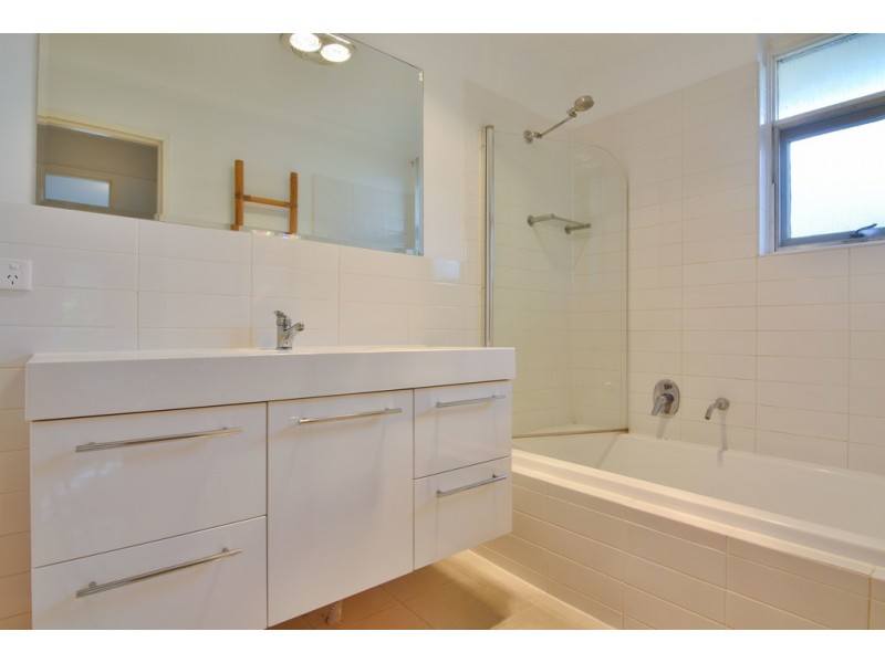 24 Holman Road, Christie Downs SA 5164