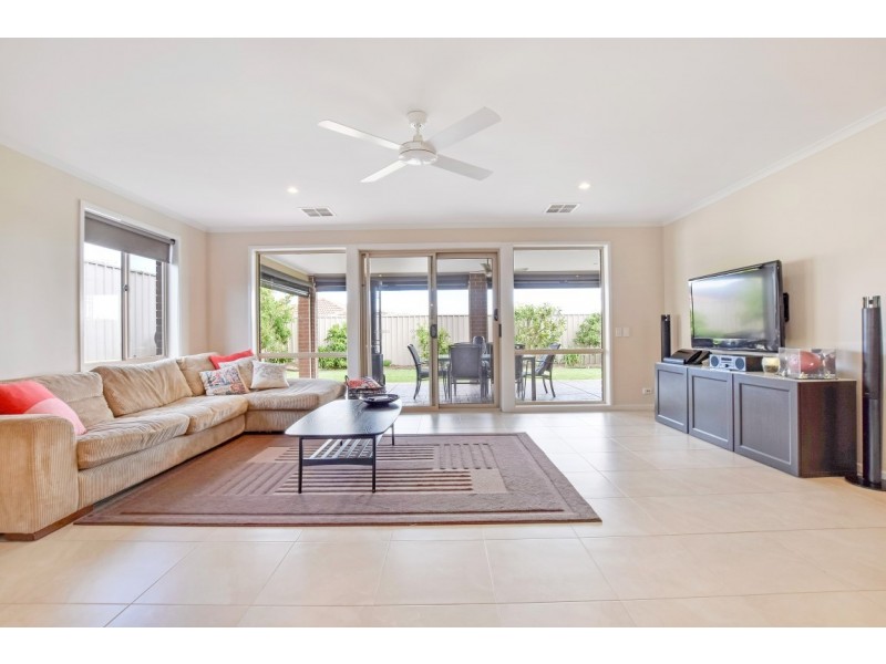 3 Lancewood Place, Huntfield Heights SA 5163