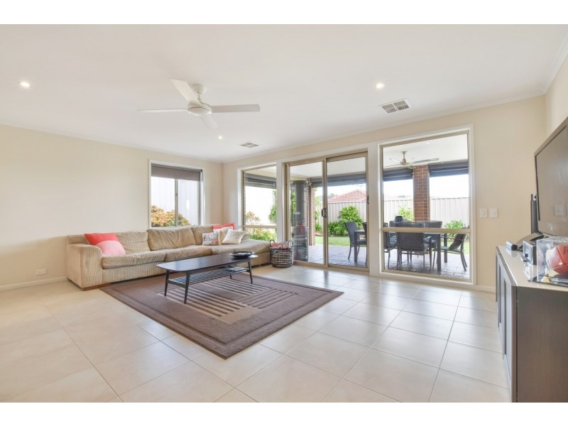 3 Lancewood Place, Huntfield Heights SA 5163