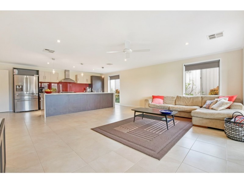 3 Lancewood Place, Huntfield Heights SA 5163