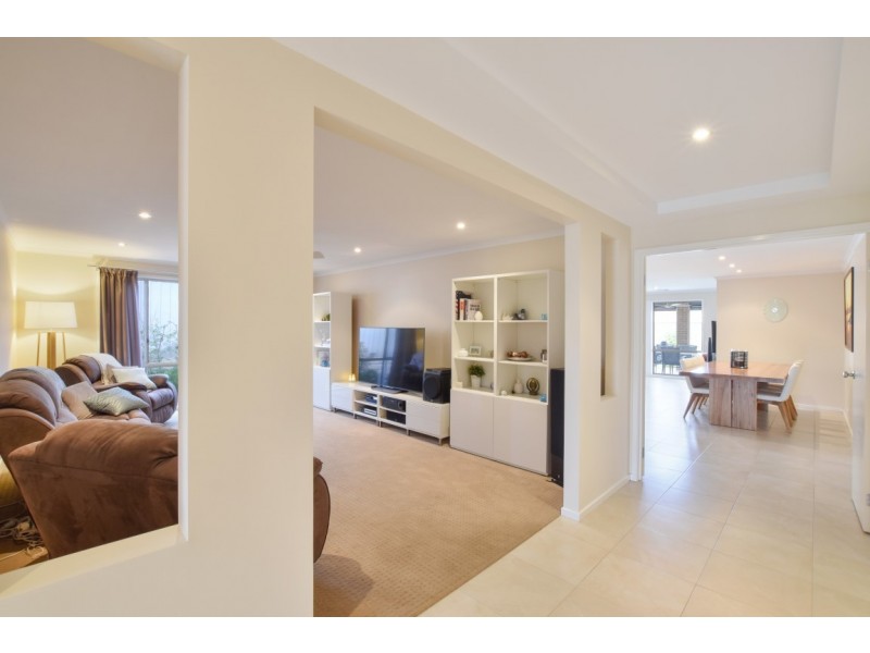 3 Lancewood Place, Huntfield Heights SA 5163